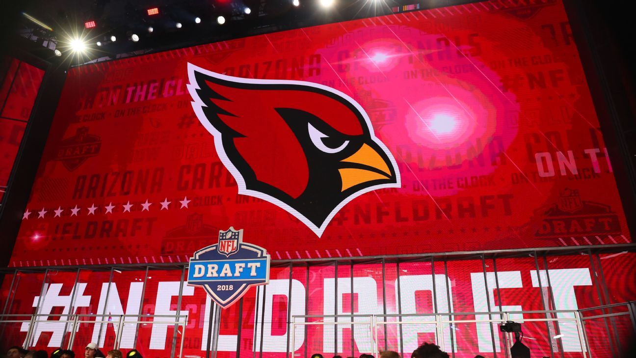 澳门银河视讯 - NFL暂停红雀高管涉赌政策违规行为：行业自律与合规风险全解析 - 澳门银河